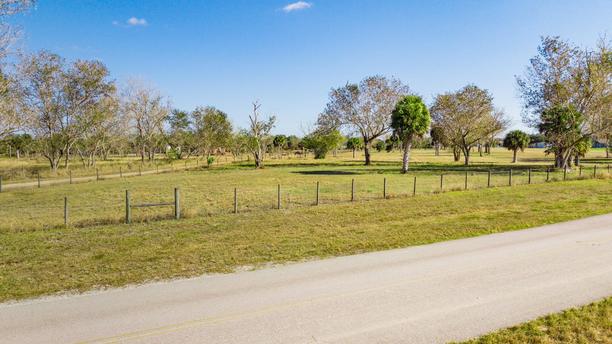 RIVER OAK ACRES - Land