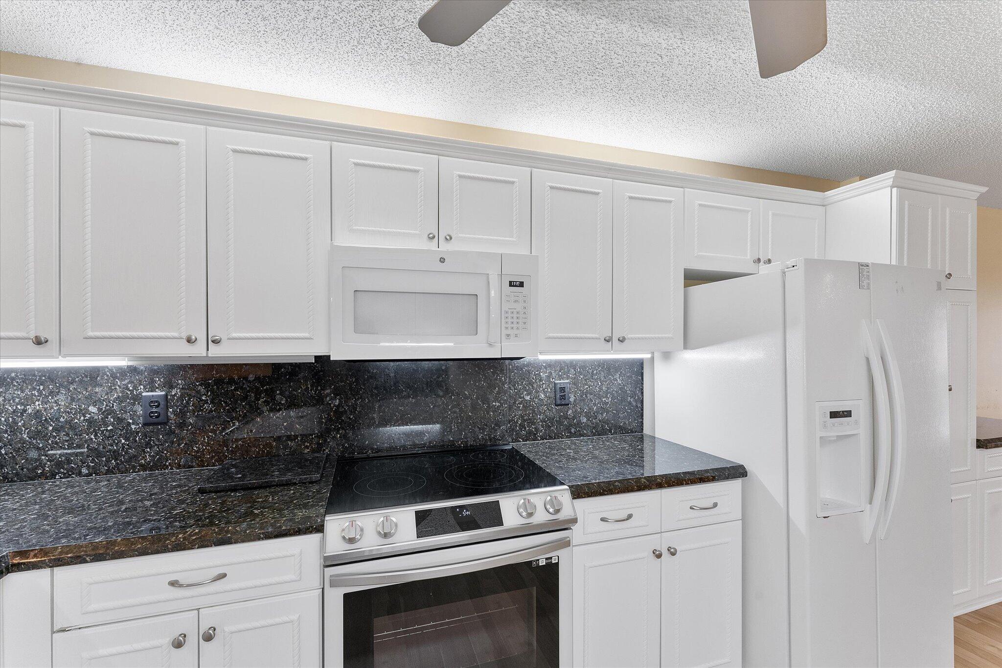 GRANVILLE CONDOMINIUM E - Residential