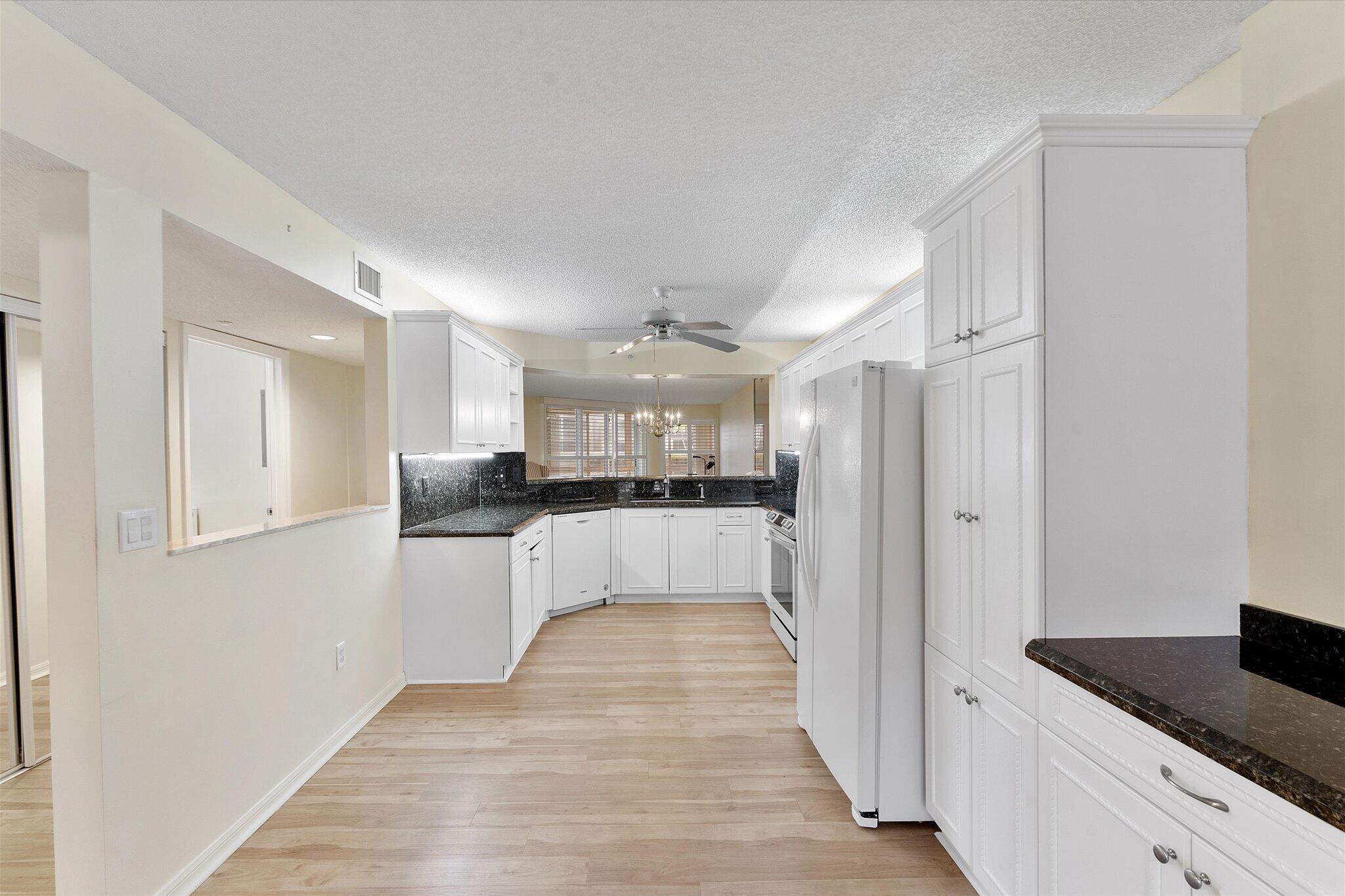 GRANVILLE CONDOMINIUM E - Residential