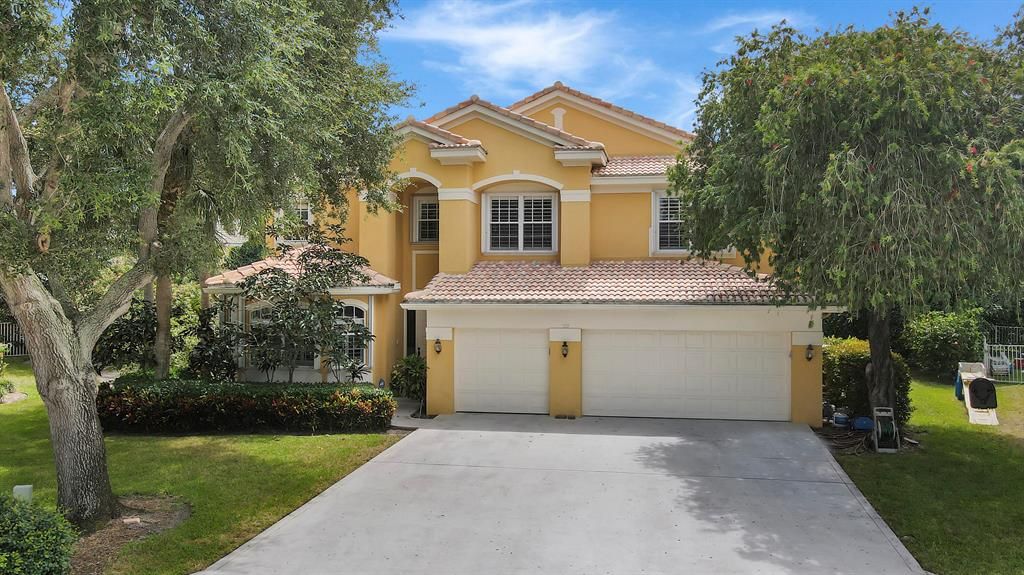 Photo of 572 Sawgrass Point, Jupiter, FL 33458 (MLS # R10745357)