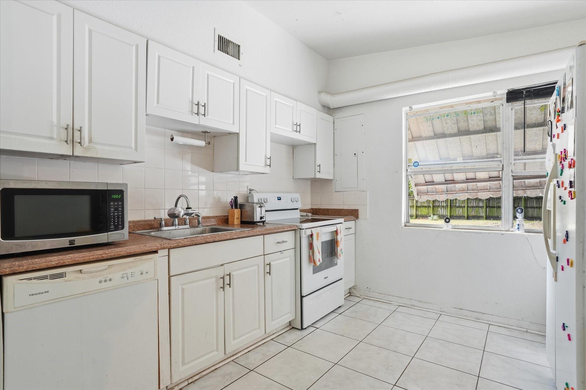 Lake Forest Sec 2 34-23 B - Residential