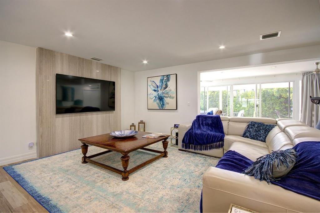 BOCA RATON SQUARE unit 19 - Residential