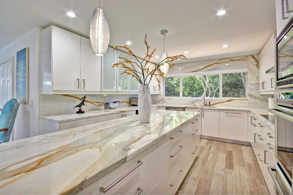 BOCA RATON SQUARE unit 19 - Residential