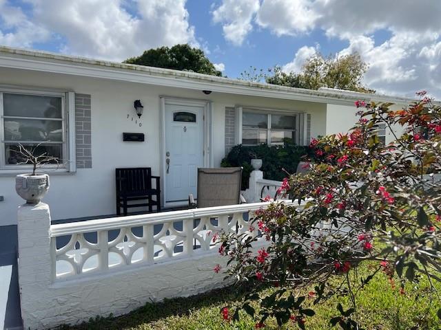 Totally remodeled house in a great location of Tamarac, 55+community, bright with plenty of natural light, spacious living area with a large separate family room. New laminate floors throughout, brand new kitchen with granite countertops, stainless steel appliances, separate laundry area, upgraded bathroom, brand NEW blinds on all windows. Roof and A/C in good condition, tankless water heater. Brand new door and accordion hurricane shutters. This property is located in a well kept area with a Club House and Community Pool, close to main roads, restaurants, shopping centers, supermarkets and more. Pet friendly (with some breed restrictions).
