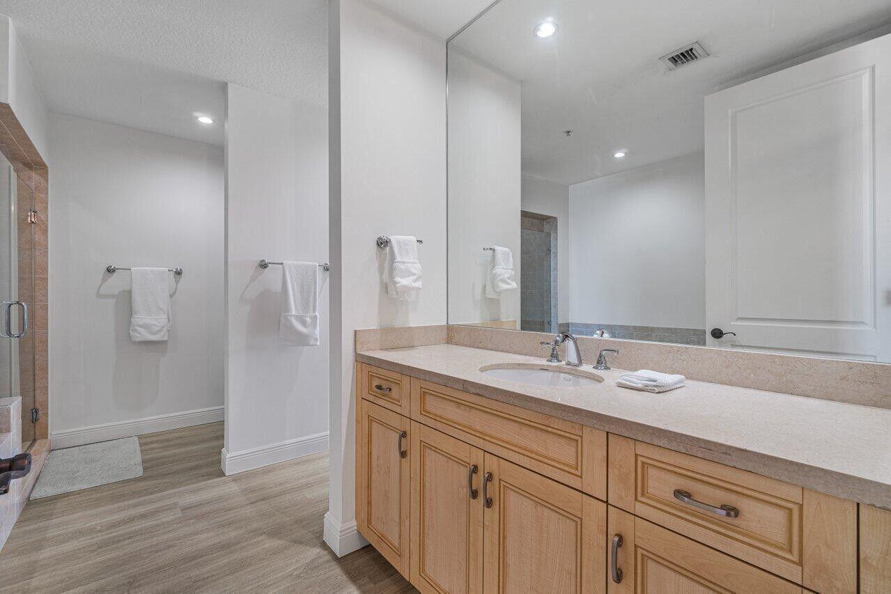 CITY WALK AT PINEAPPLE GR - Residential Lease