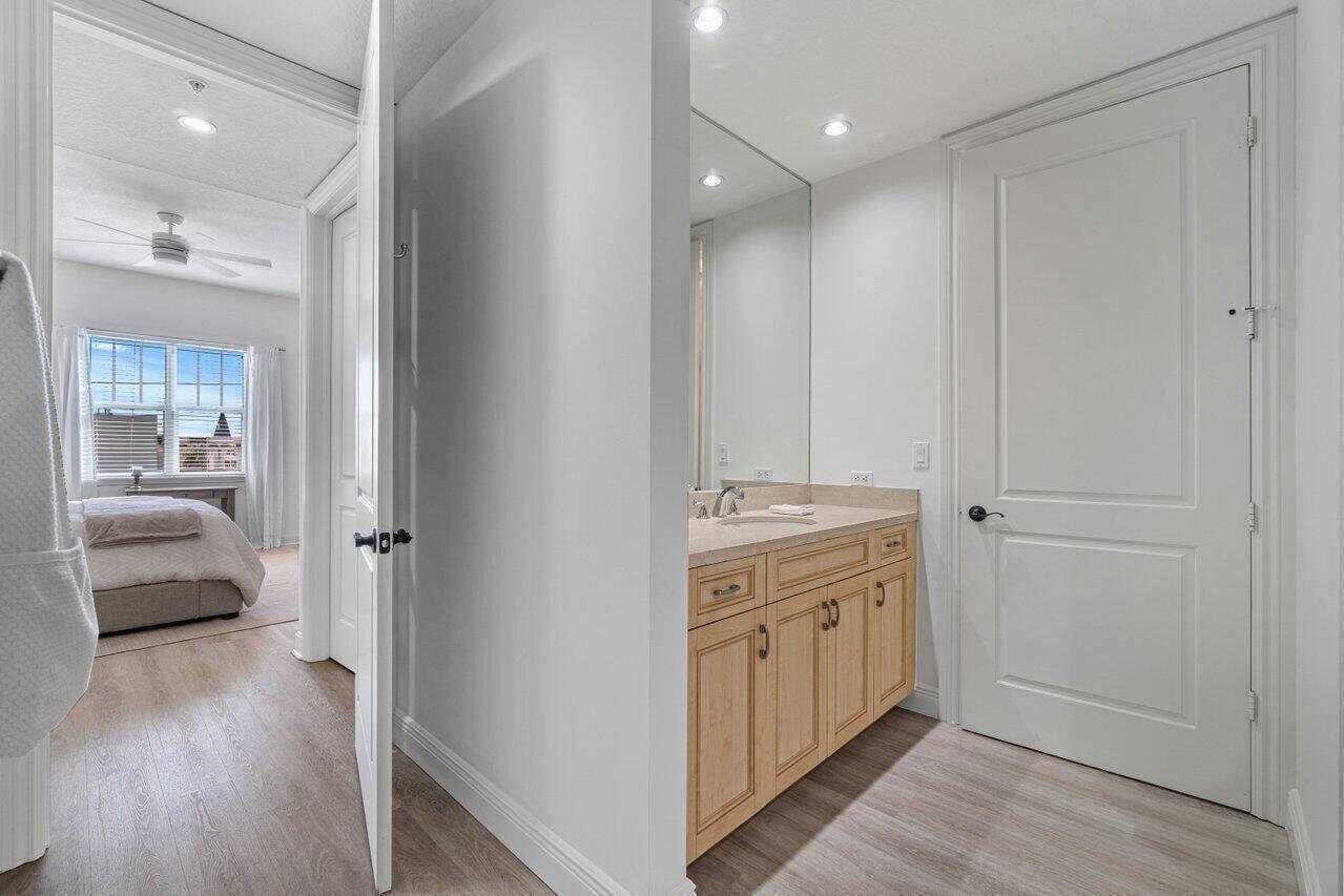 CITY WALK AT PINEAPPLE GR - Residential Lease