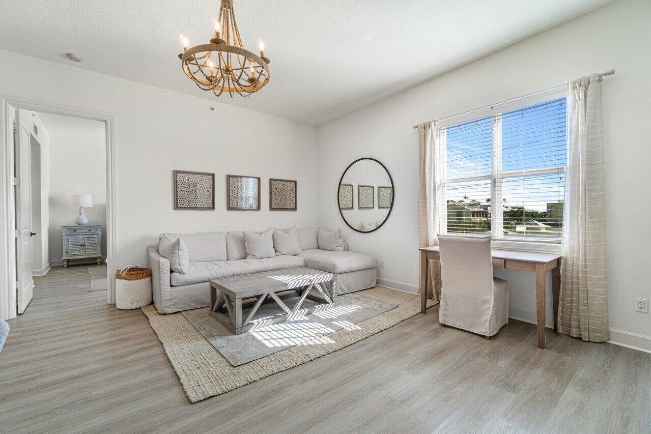 CITY WALK AT PINEAPPLE GR - Residential Lease