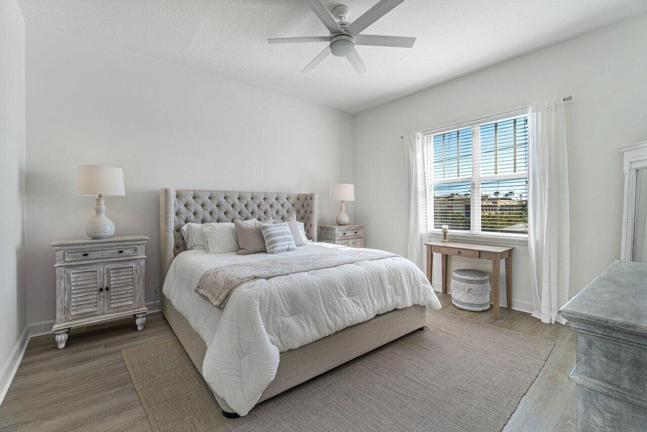 CITY WALK AT PINEAPPLE GR - Residential Lease