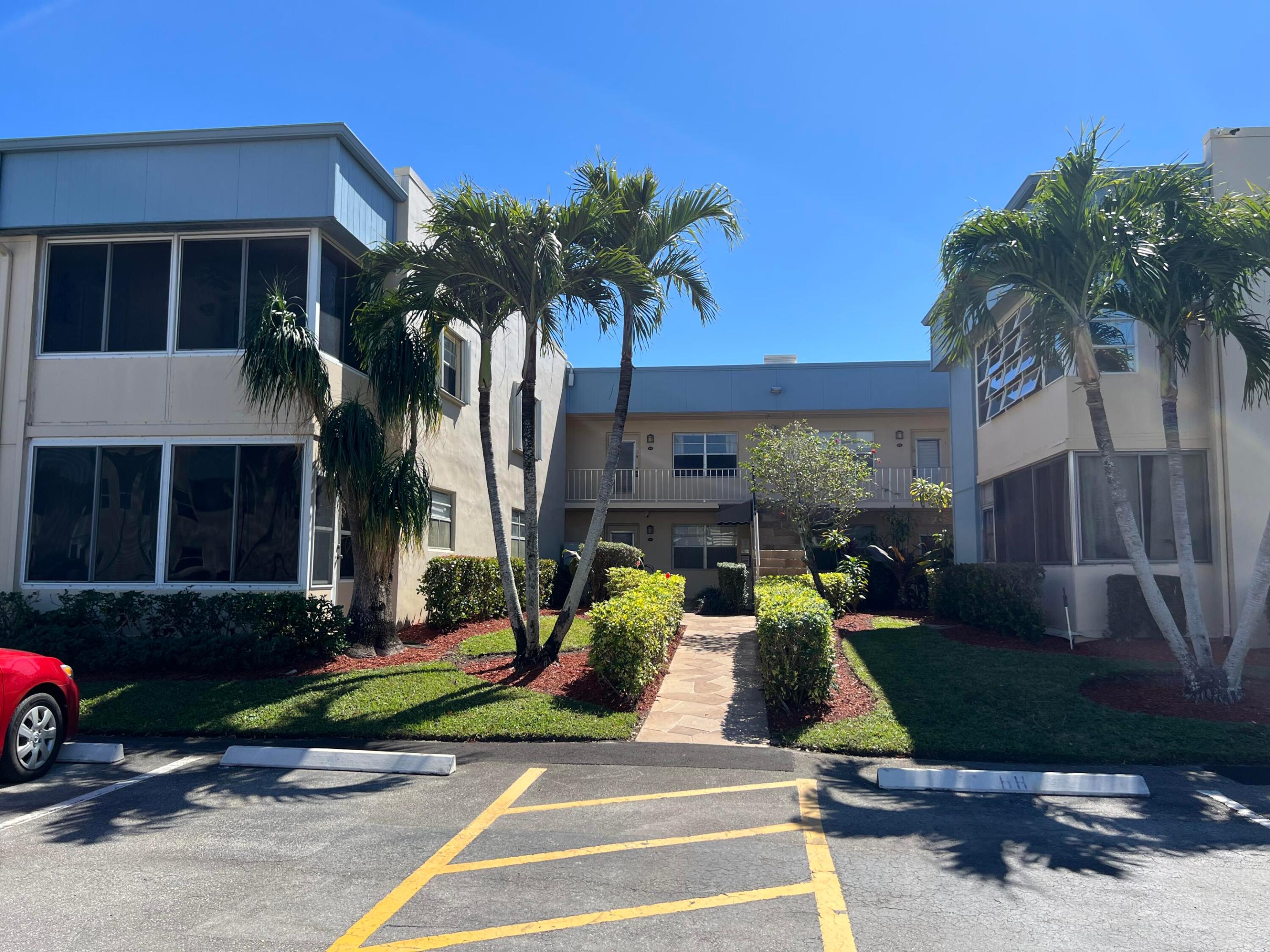 KINGS POINT FLANDERS CONDOS - Residential