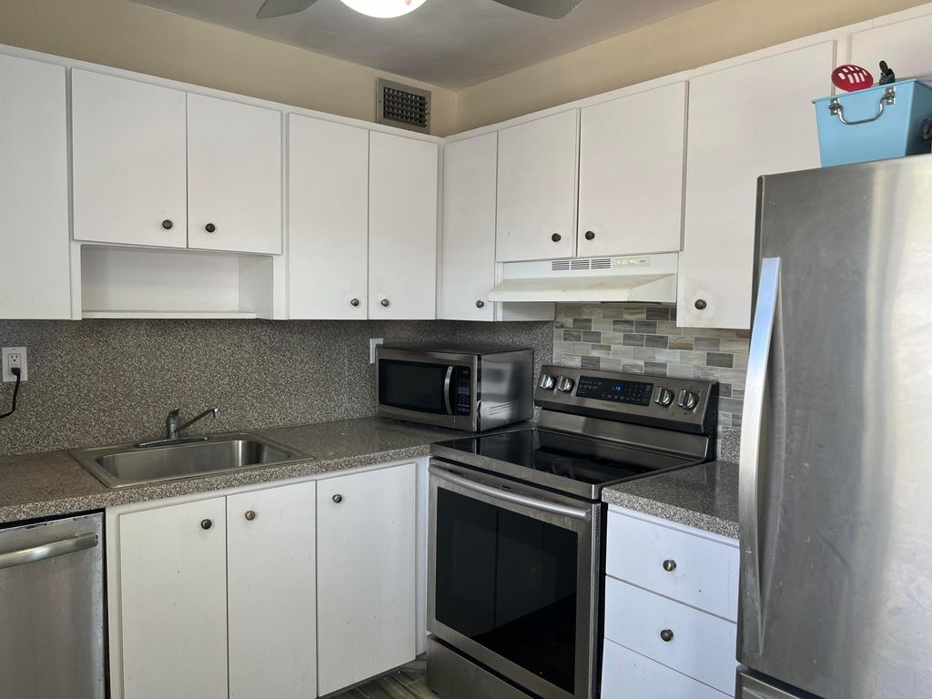 Photo of 901 Flanders S, Delray Beach, FL 33484 (MLS # R11166790)