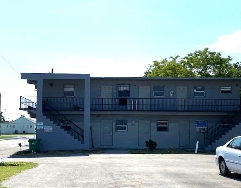 Photo of 286 Daniel Place, Pahokee, FL (MLS # F10385117)