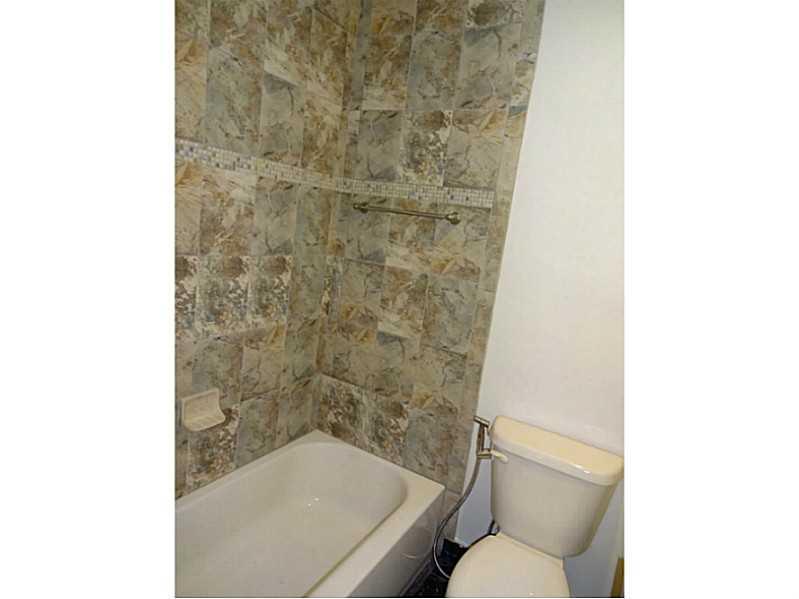 HILLS OF INVERRARY - Residential Lease