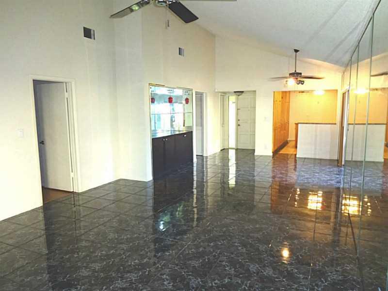 HILLS OF INVERRARY - Residential Lease