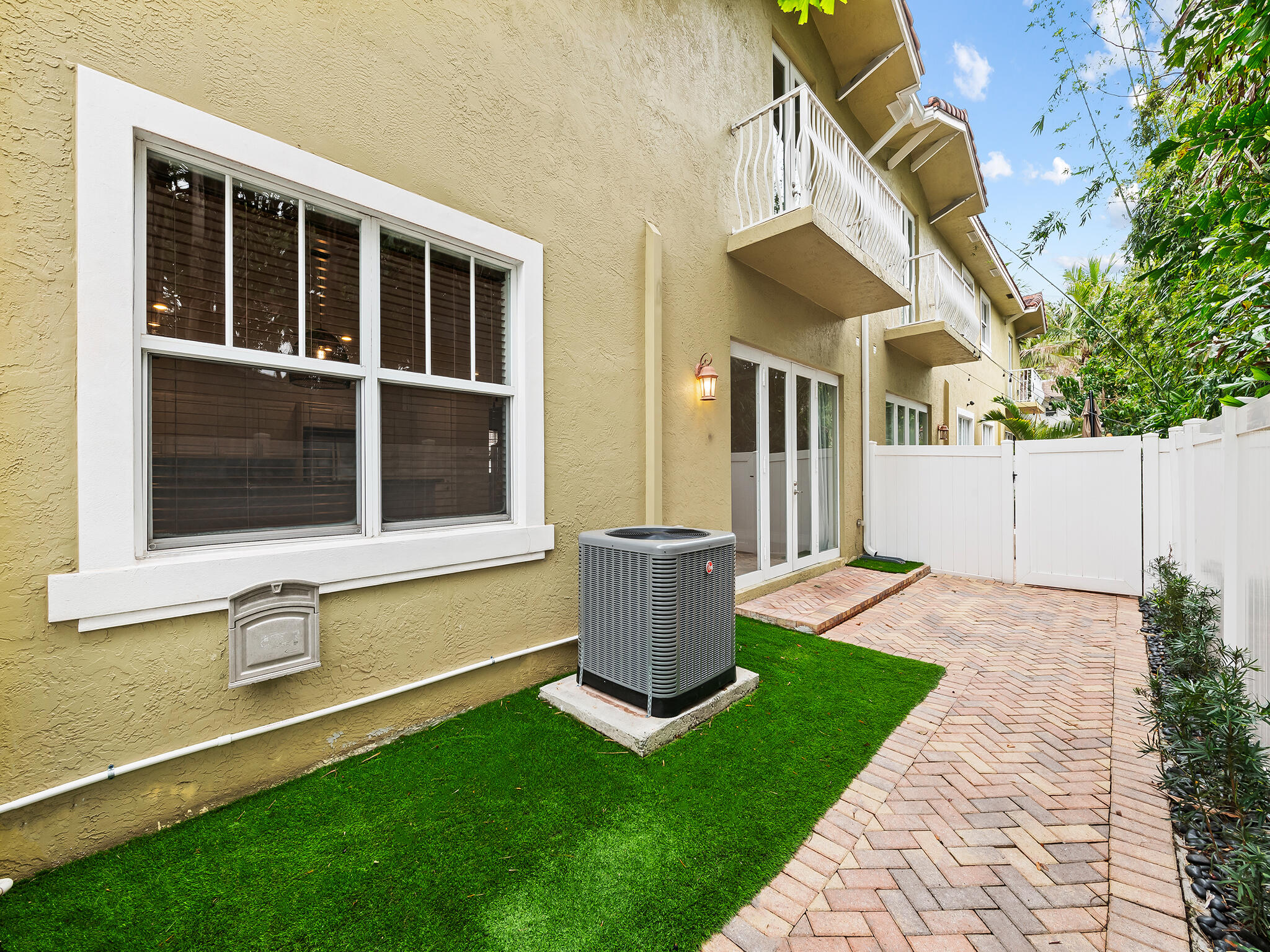 MAINSTREET TOWNHOMES II - Residential