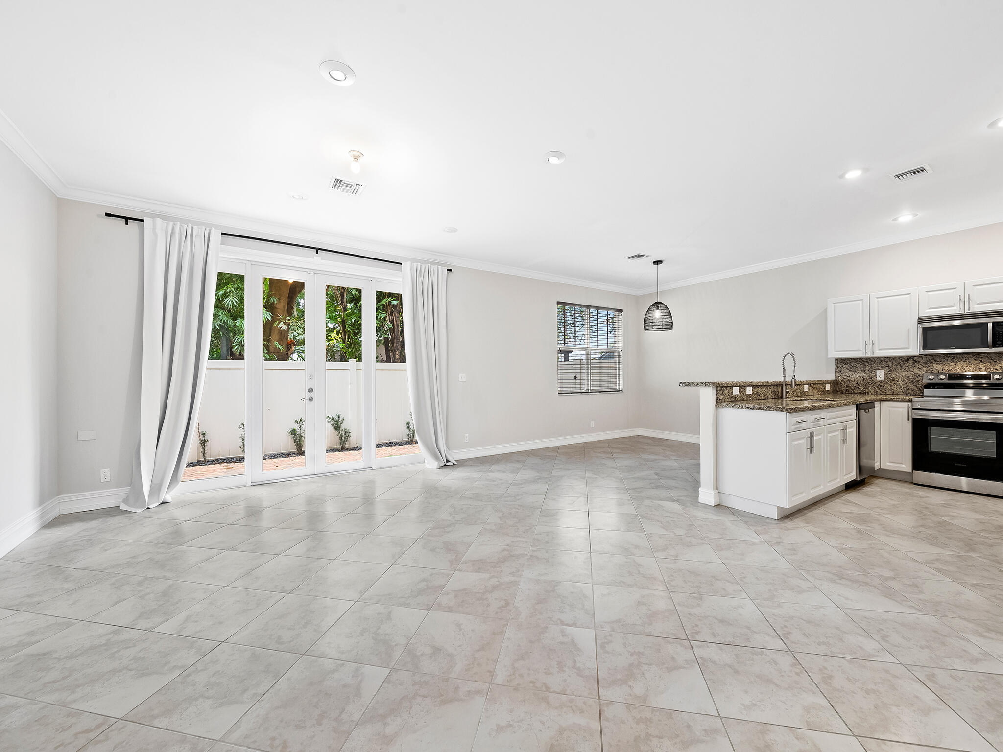 MAINSTREET TOWNHOMES II - Residential