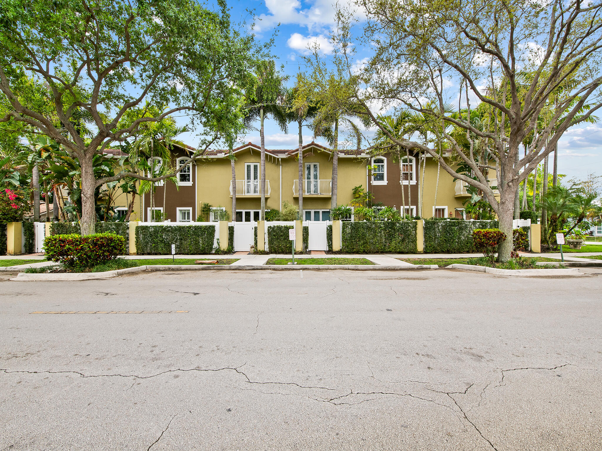 MAINSTREET TOWNHOMES II - Residential