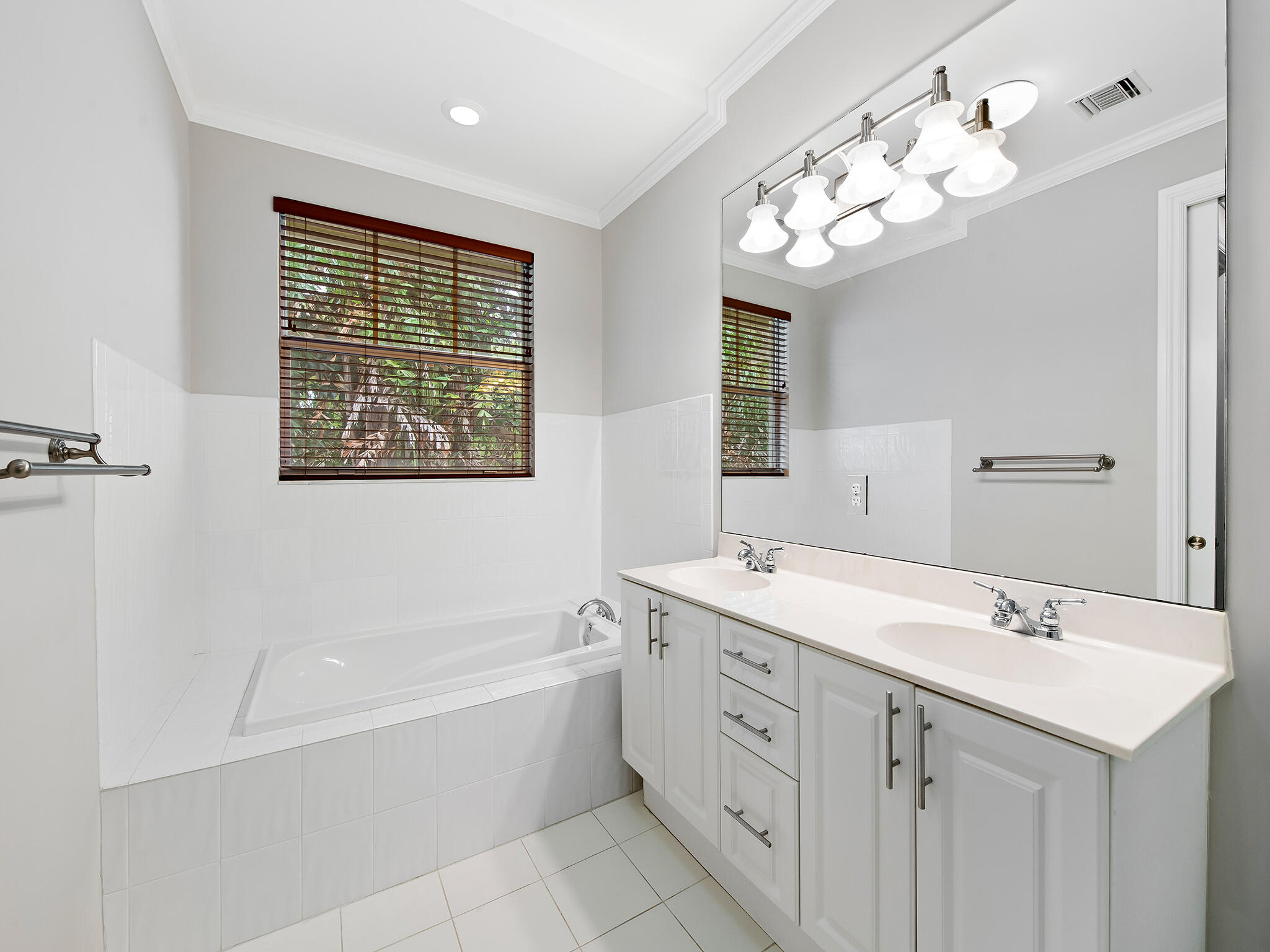 MAINSTREET TOWNHOMES II - Residential