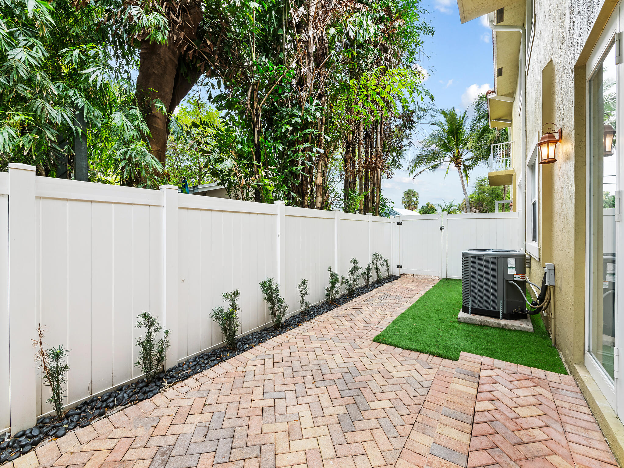 MAINSTREET TOWNHOMES II - Residential