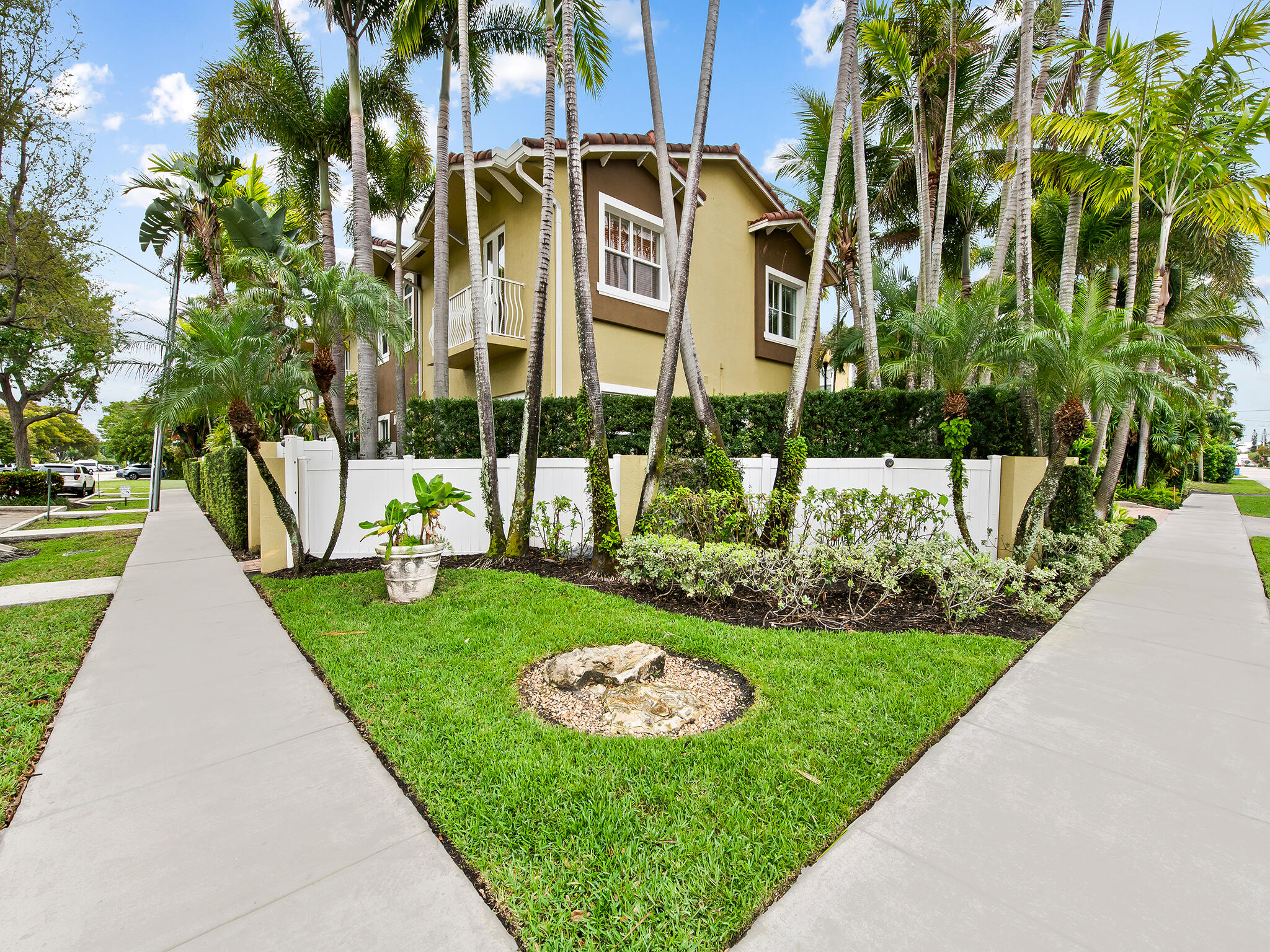 MAINSTREET TOWNHOMES II - Residential