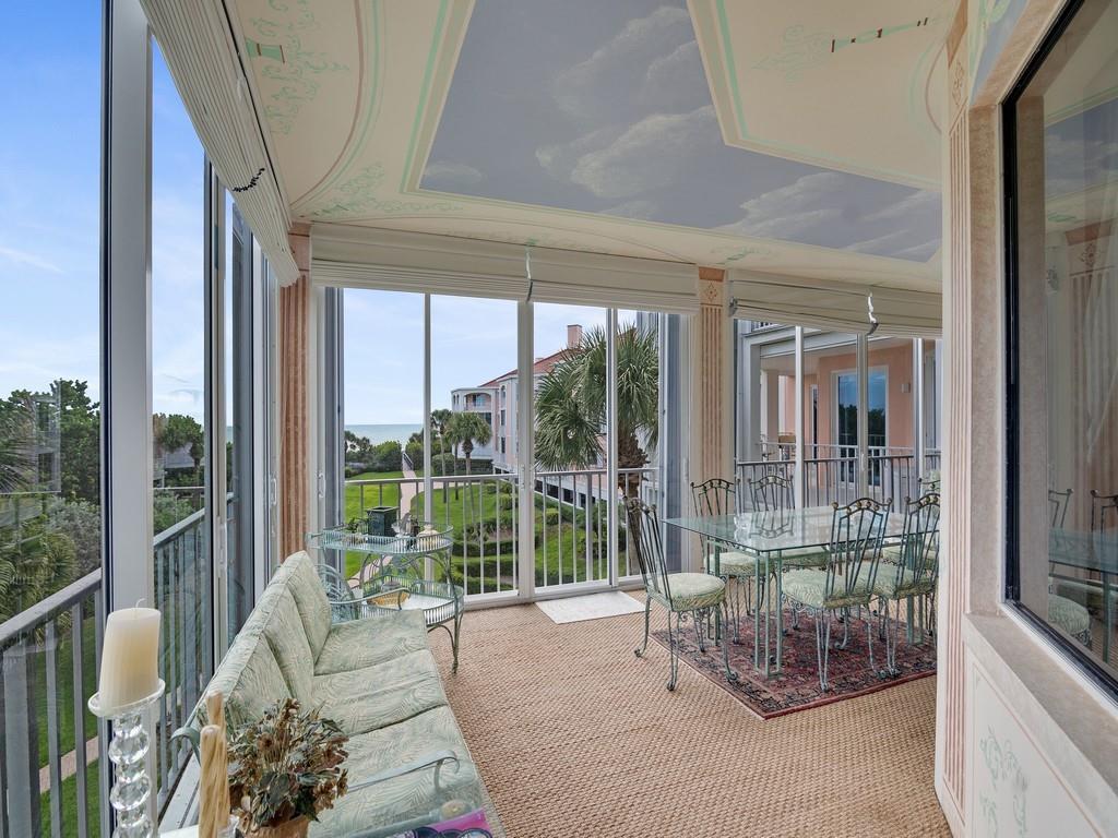 Victoria Condo - Residential