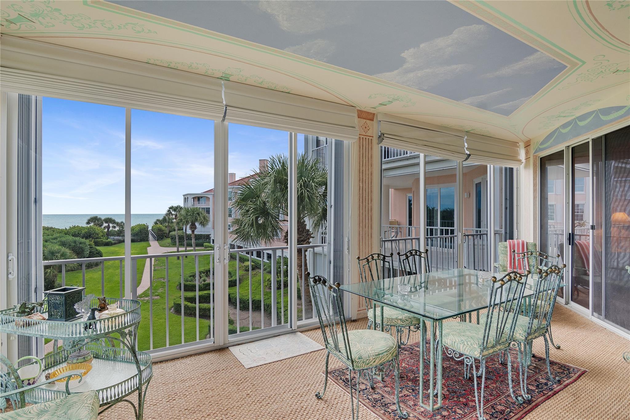 Victoria Condo - Residential