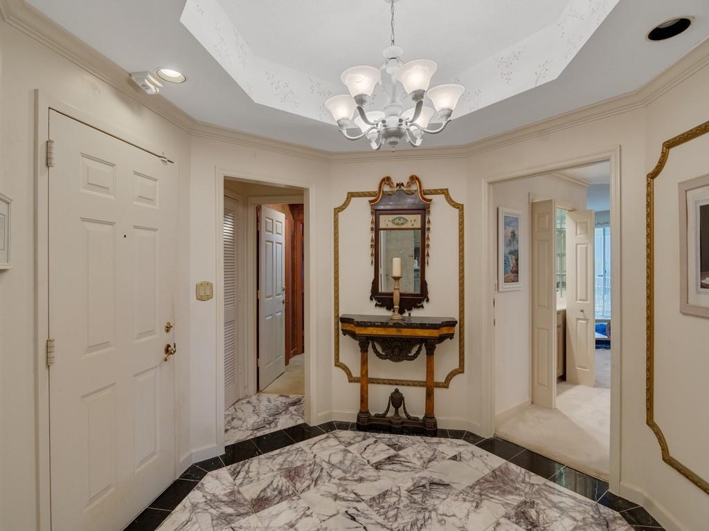 Victoria Condo - Residential