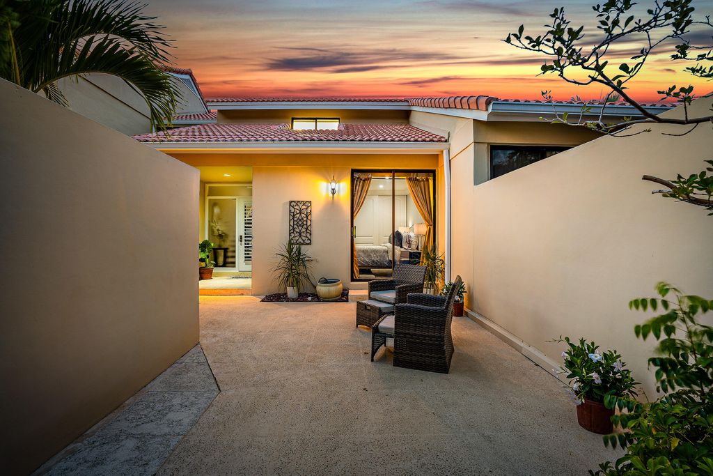 Photo of 152 Old Meadow Way, Palm Beach Gardens, FL 33418 (MLS # R10786503)