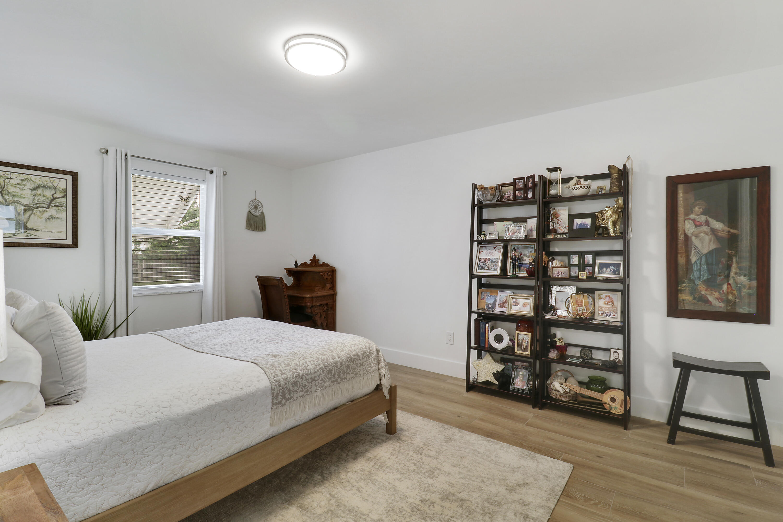 MERIDIAN CONDO 1 - Residential