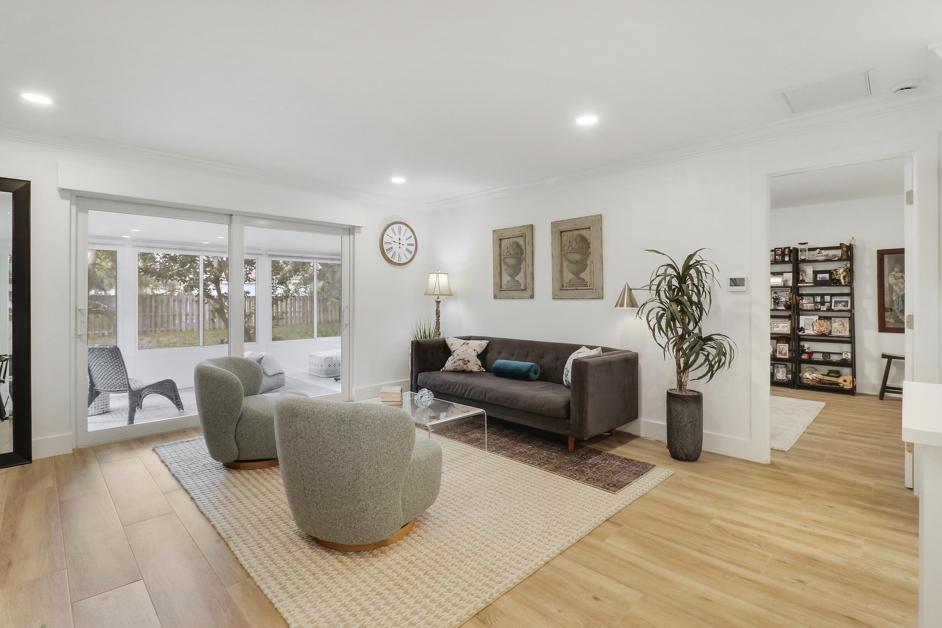 MERIDIAN CONDO 1 - Residential