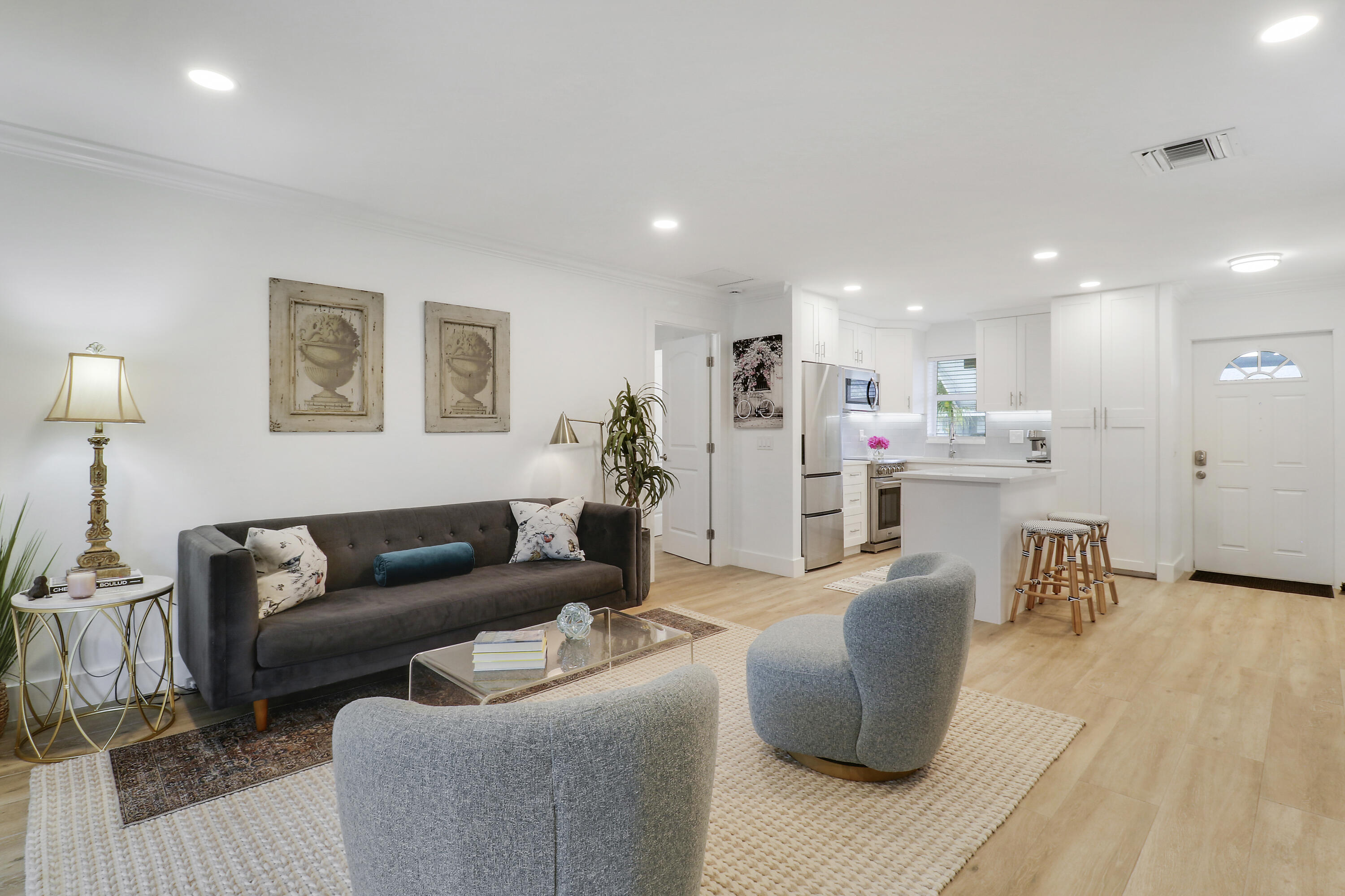 MERIDIAN CONDO 1 - Residential