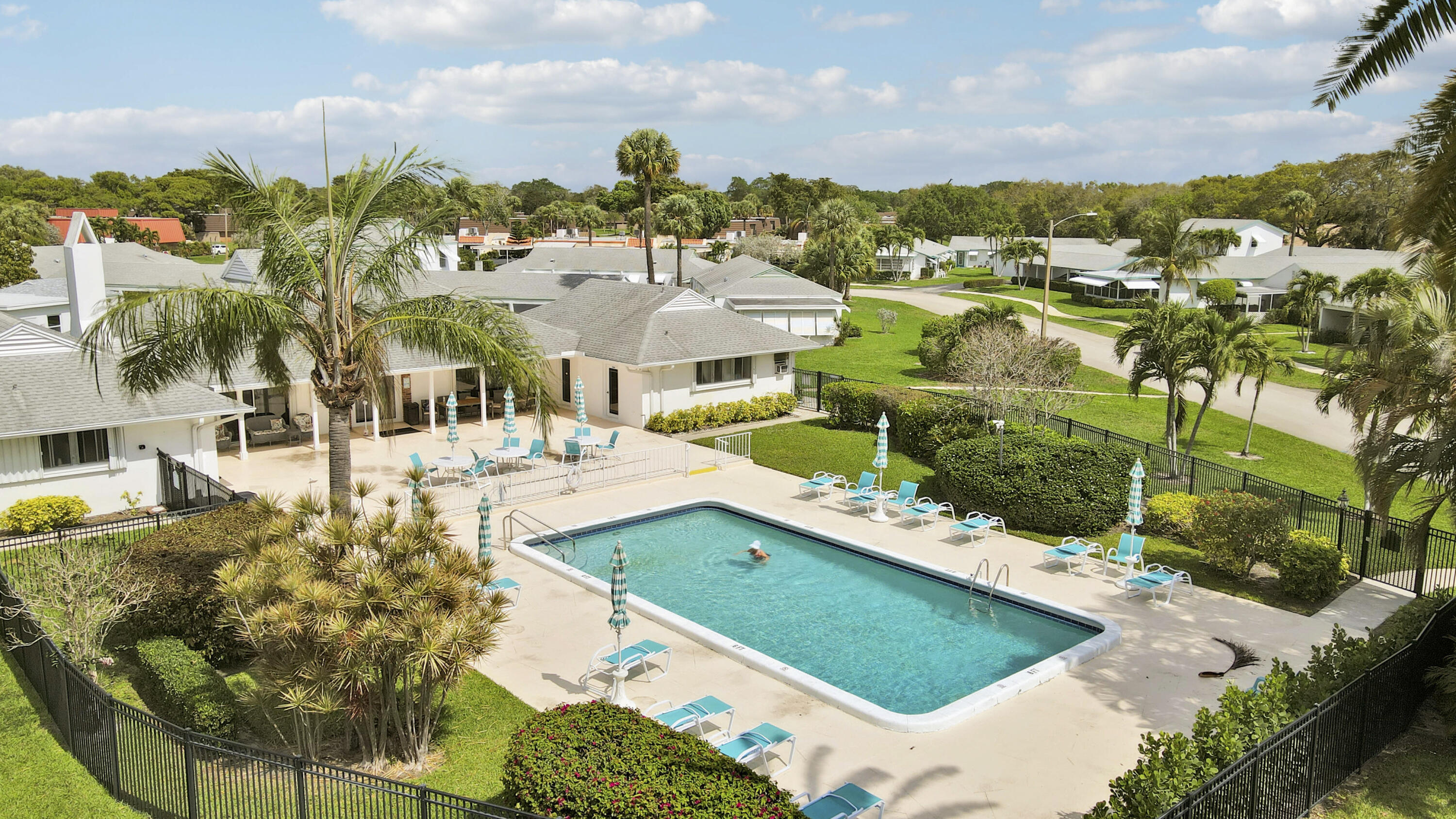 MERIDIAN CONDO 1 - Residential