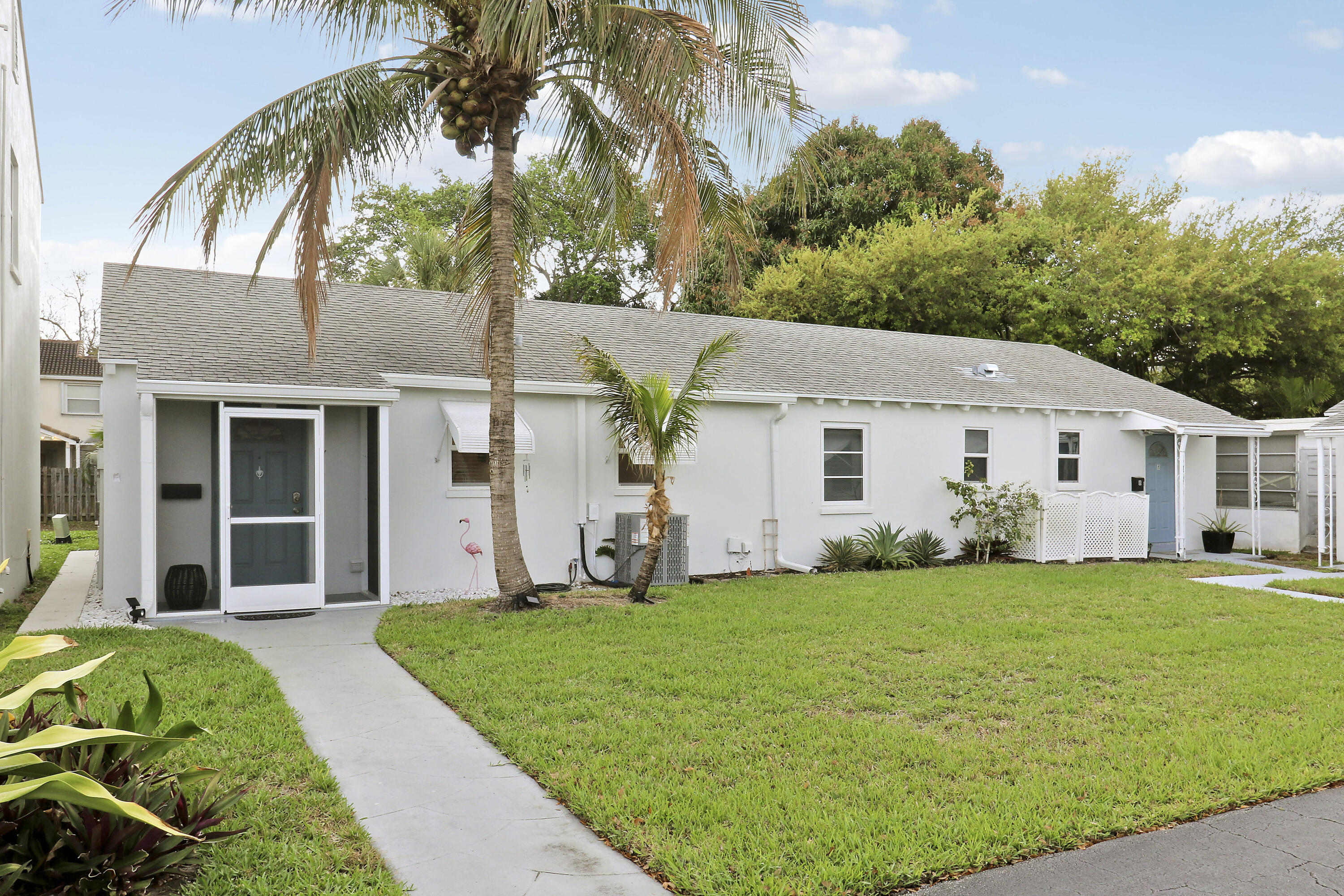 MERIDIAN CONDO 1 - Residential