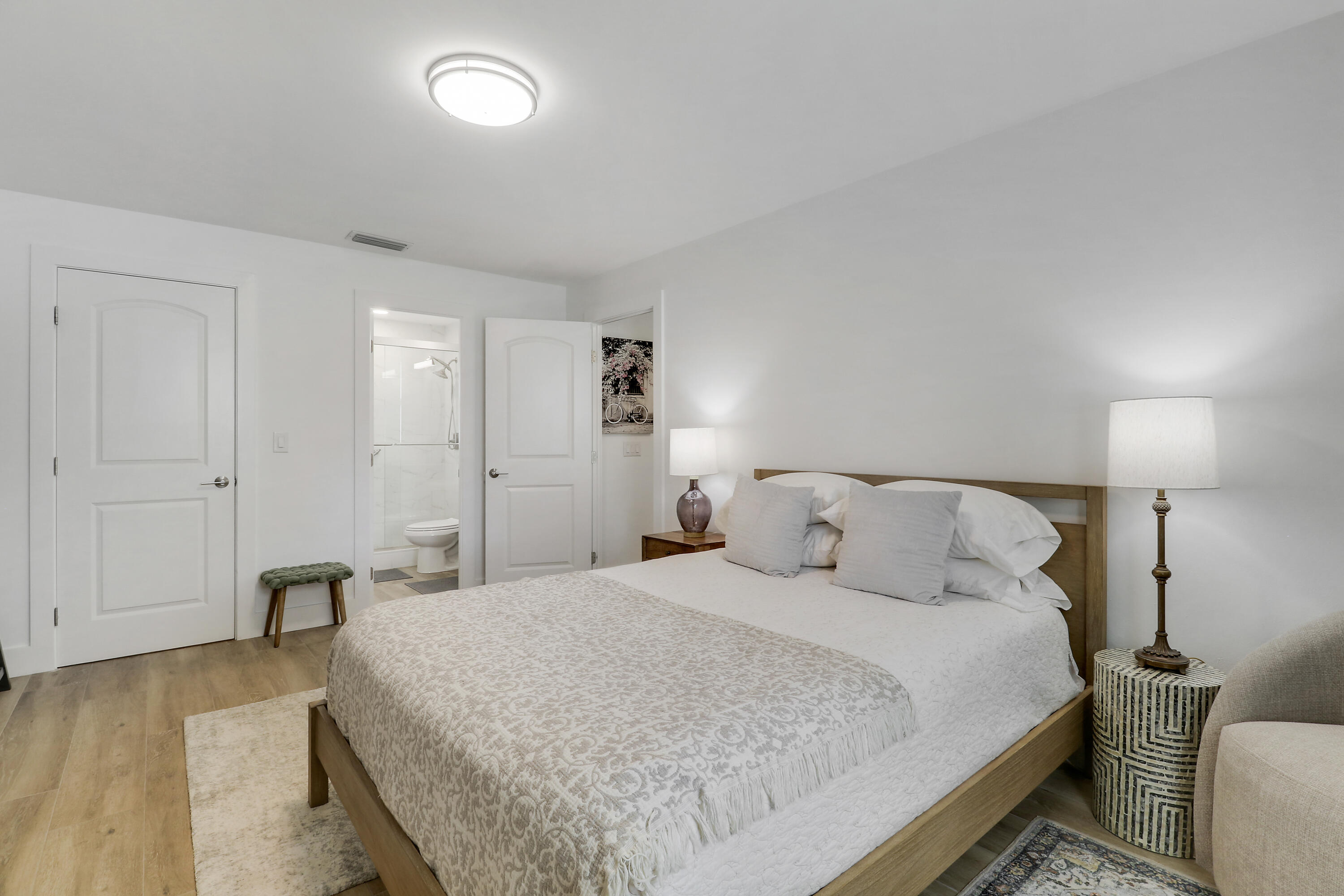 MERIDIAN CONDO 1 - Residential