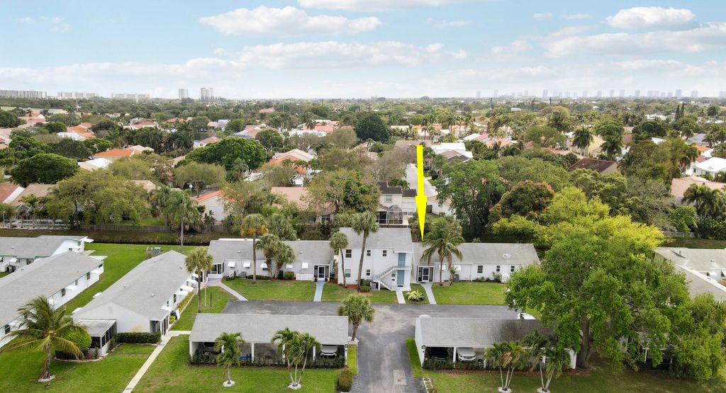 Photo of 10128 Meridian Way N #7, Palm Beach Gardens, FL 33410 (MLS # B26004707)