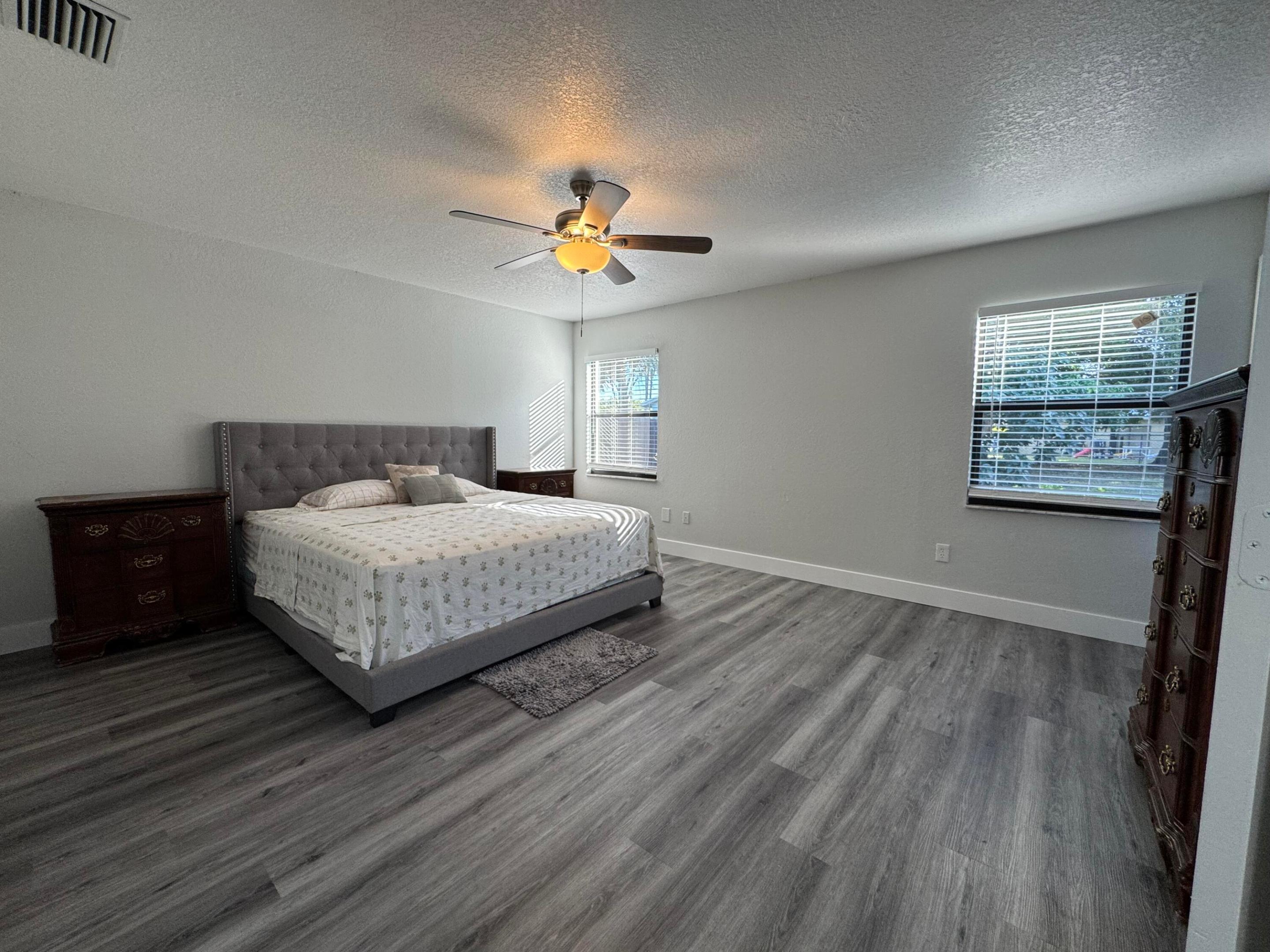 PORT ST LUCIE SECTION 40 - Residential Lease