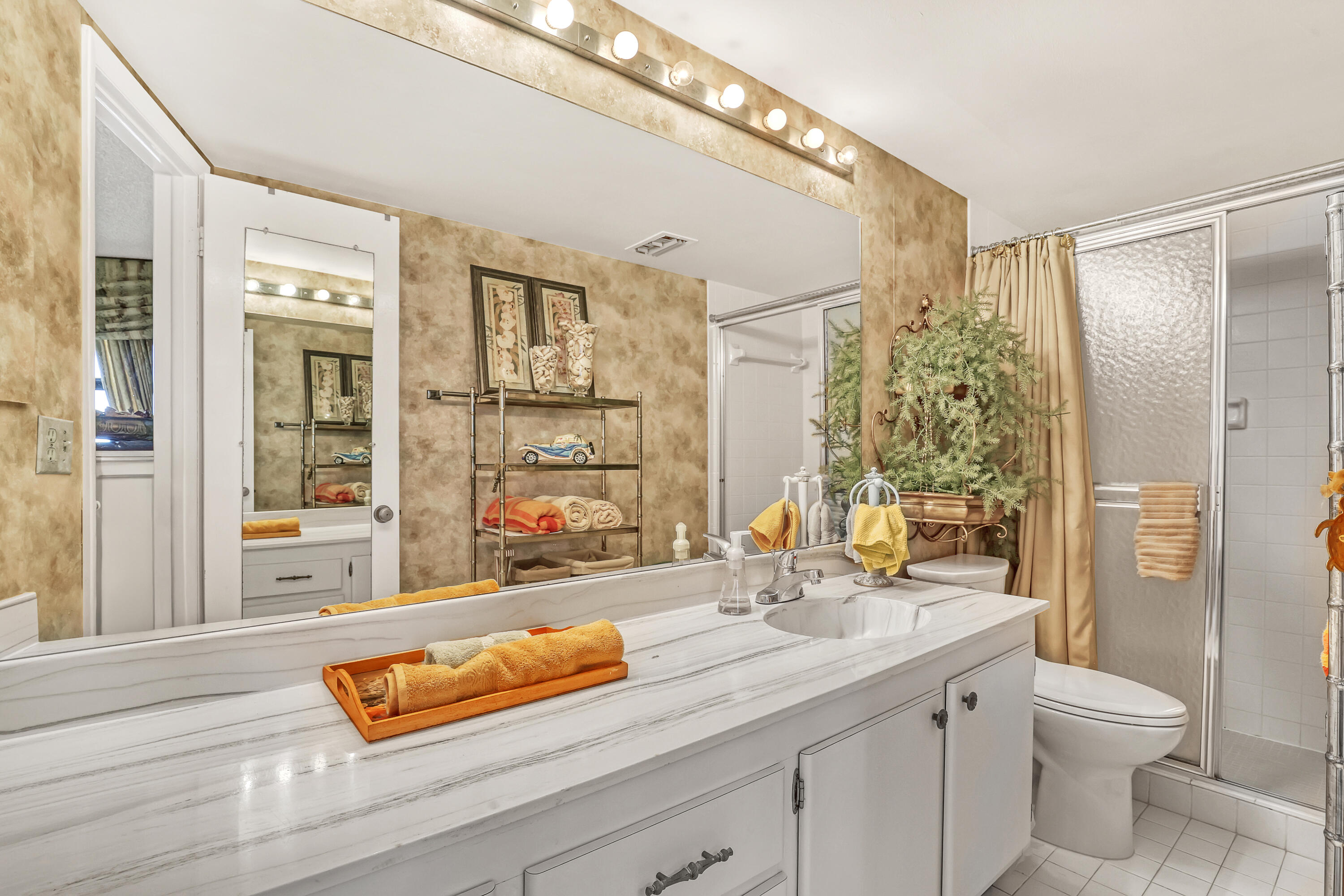 PHOENIX TOWERS CONDOMINIUMS - Residential Lease