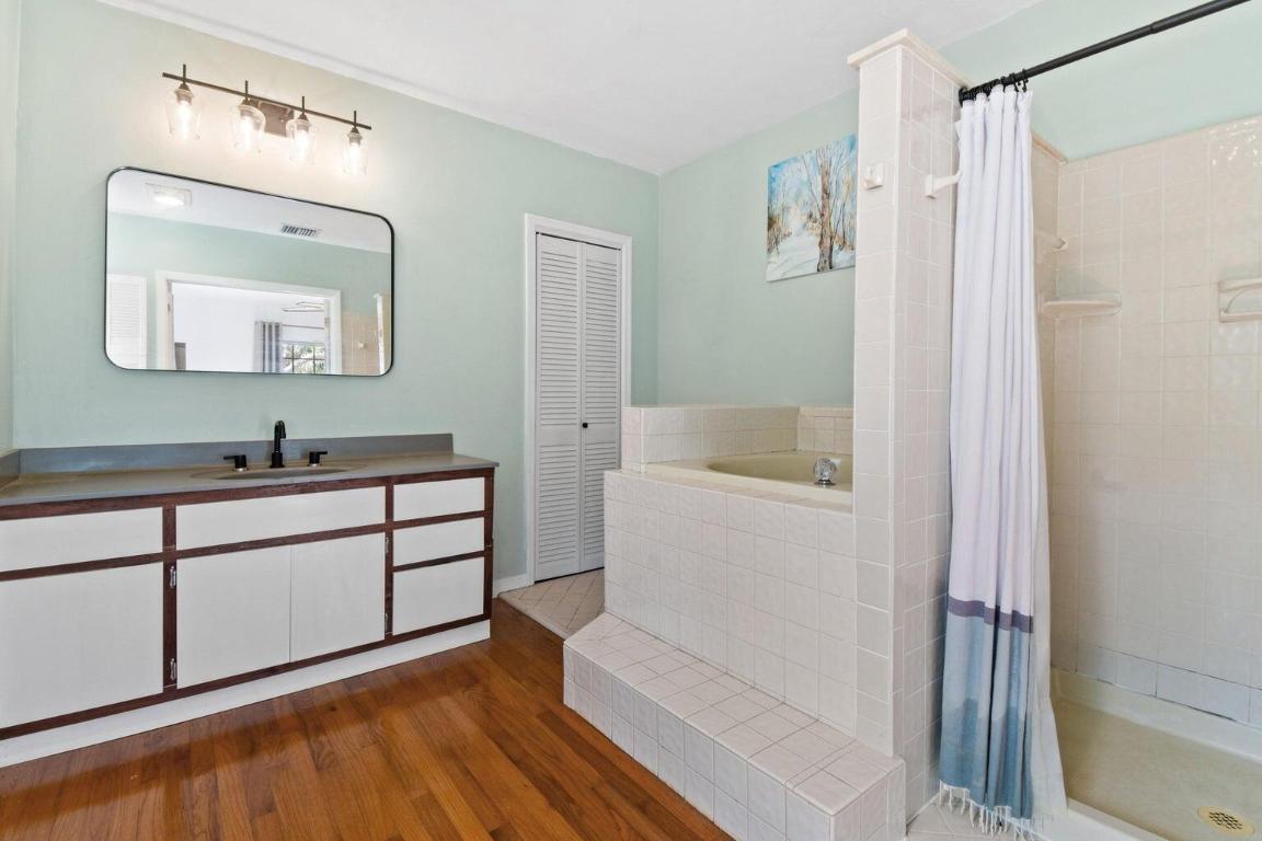 LAKE WORTH TOWN OF - Residential Lease