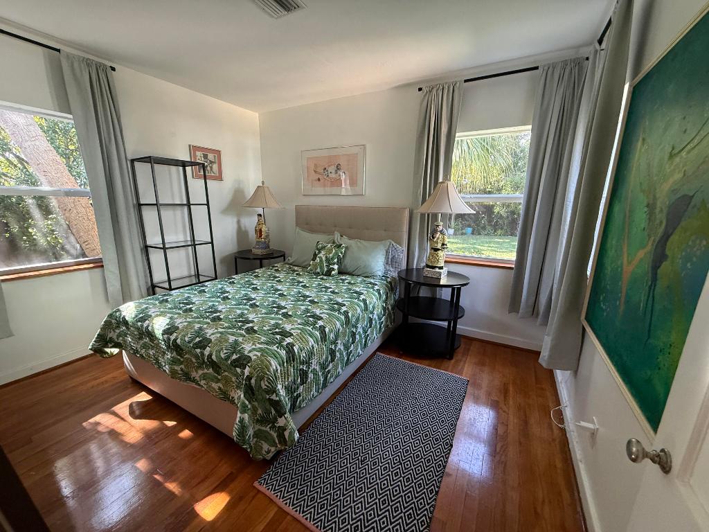 LAKE WORTH TOWN OF - Residential Lease