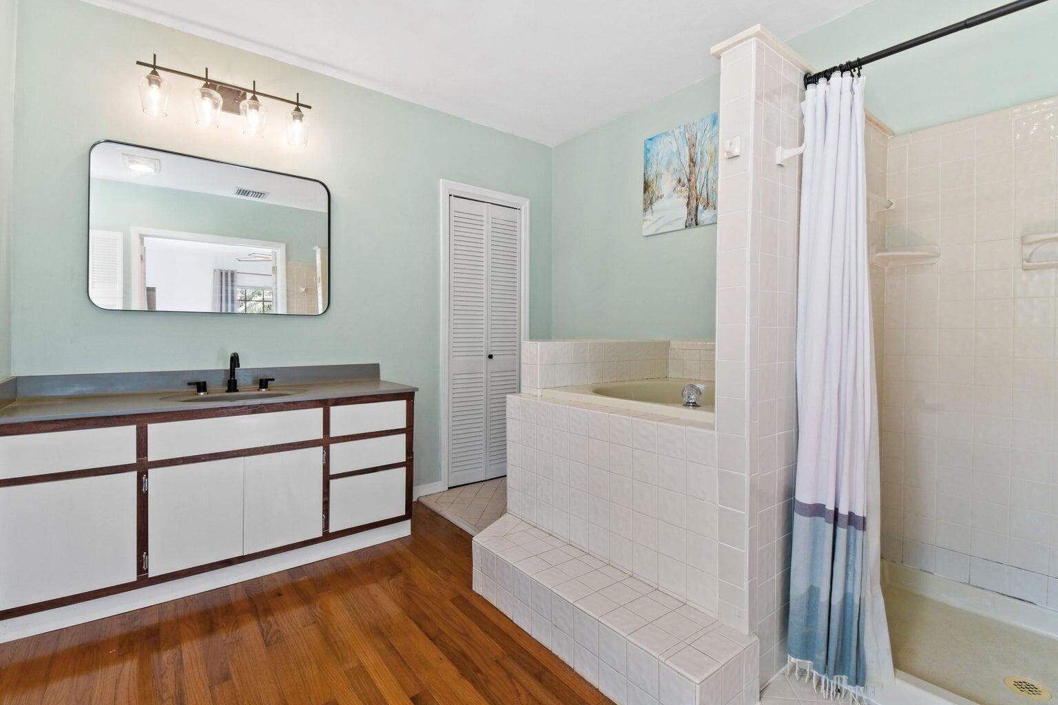 LAKE WORTH TOWN OF - Residential Lease