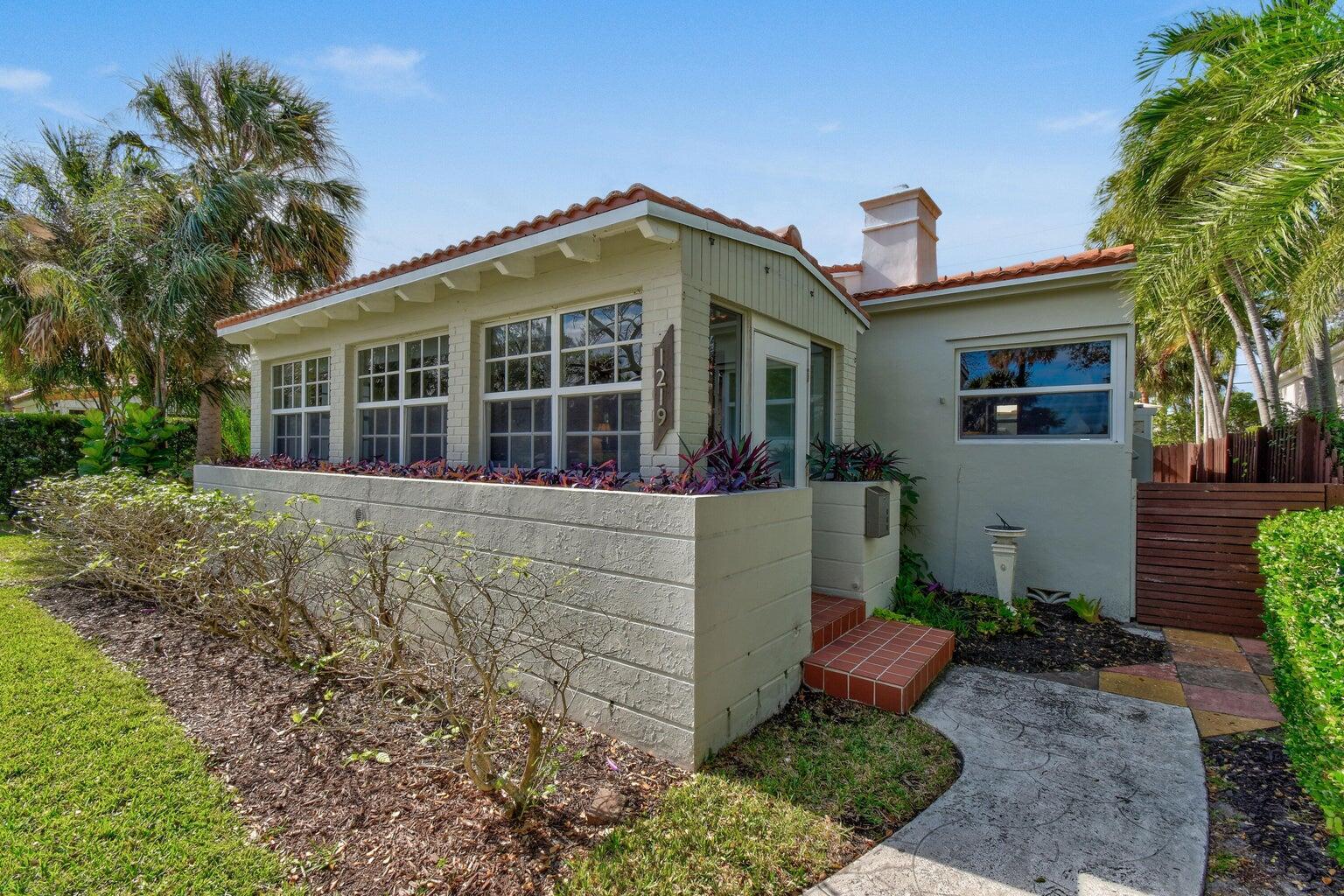 LAKE WORTH TOWN OF - Residential Lease