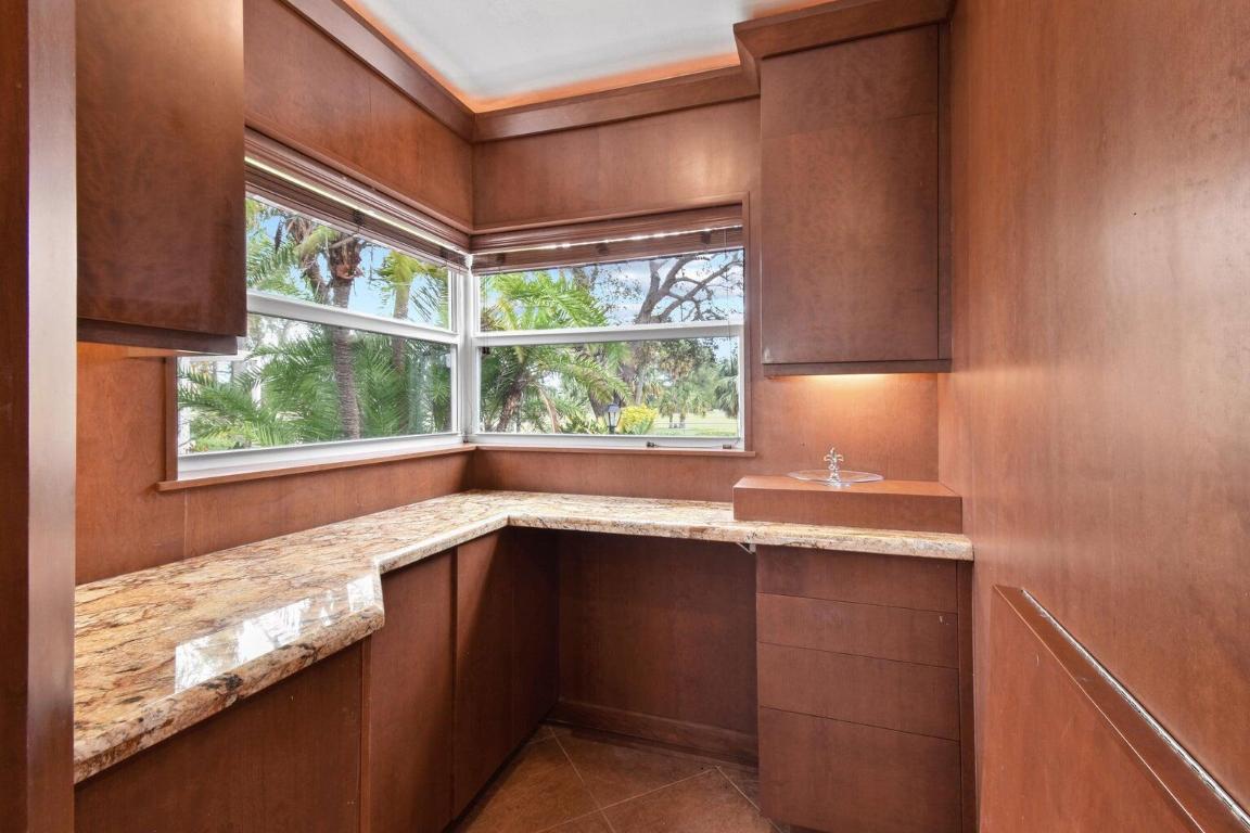 LAKE WORTH TOWN OF - Residential Lease