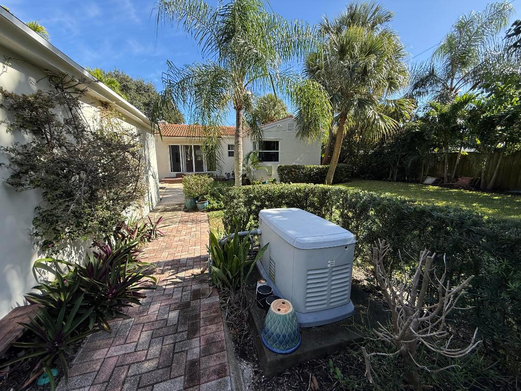 LAKE WORTH TOWN OF - Residential Lease