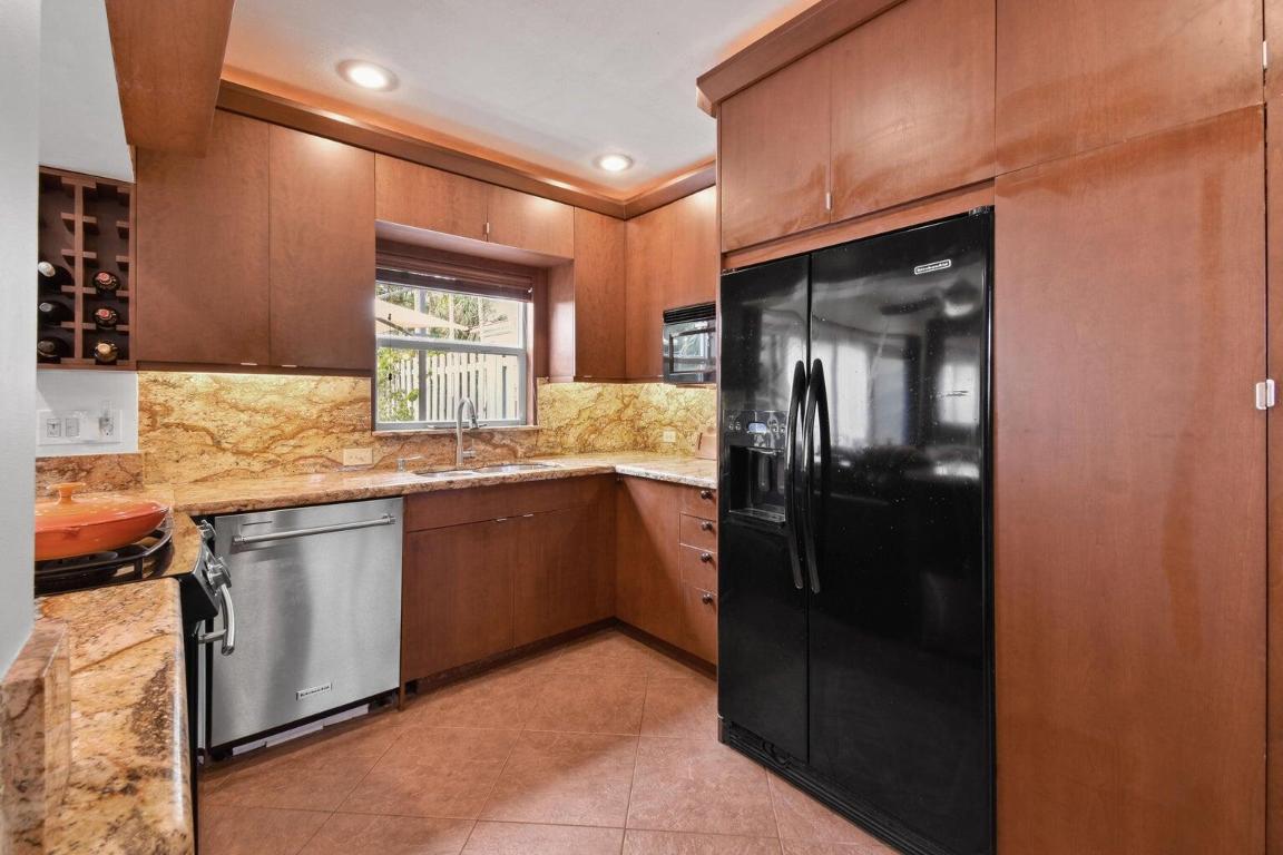 LAKE WORTH TOWN OF - Residential Lease