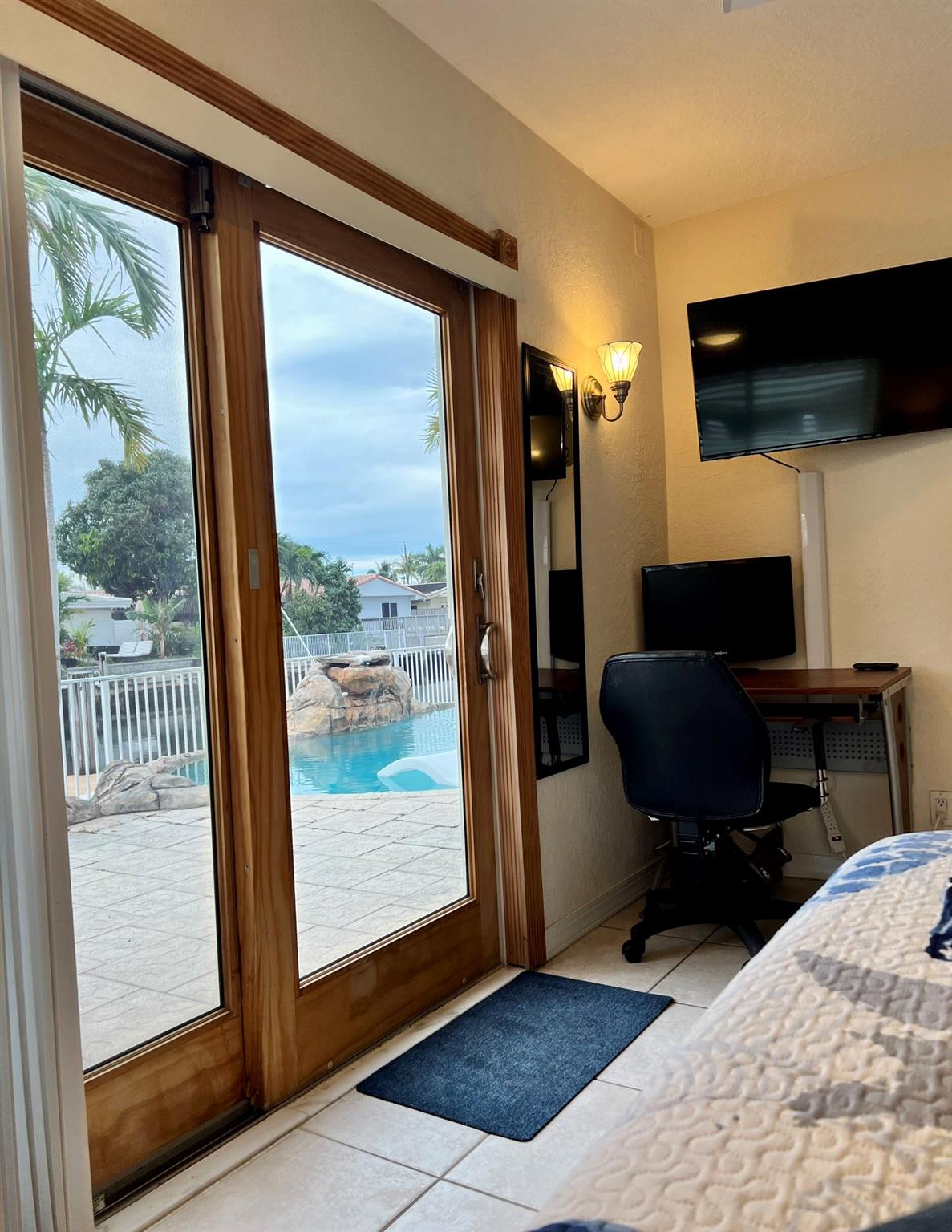 CORAL RIDGE ISLES - Residential Lease