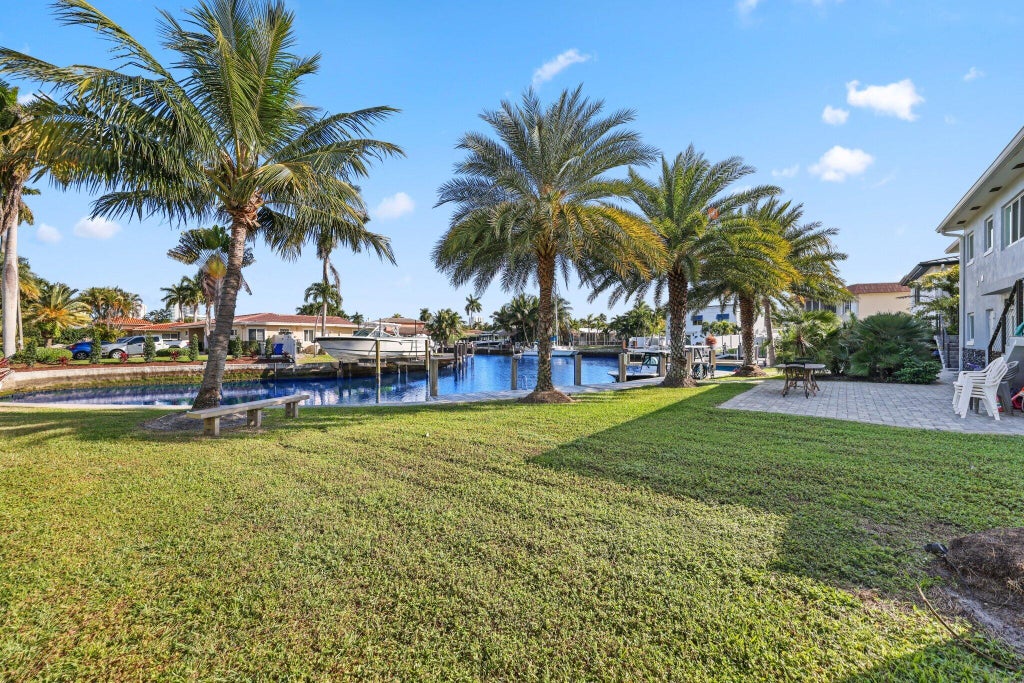 Photo of 830 SE 22nd Avenue, Pompano Beach, FL 33062 (MLS # R11155058)