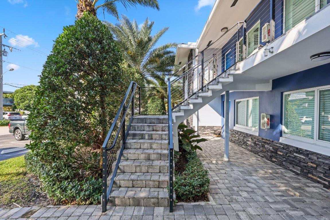 SANTA BARBARA SHORES REPLAT - Residential Income