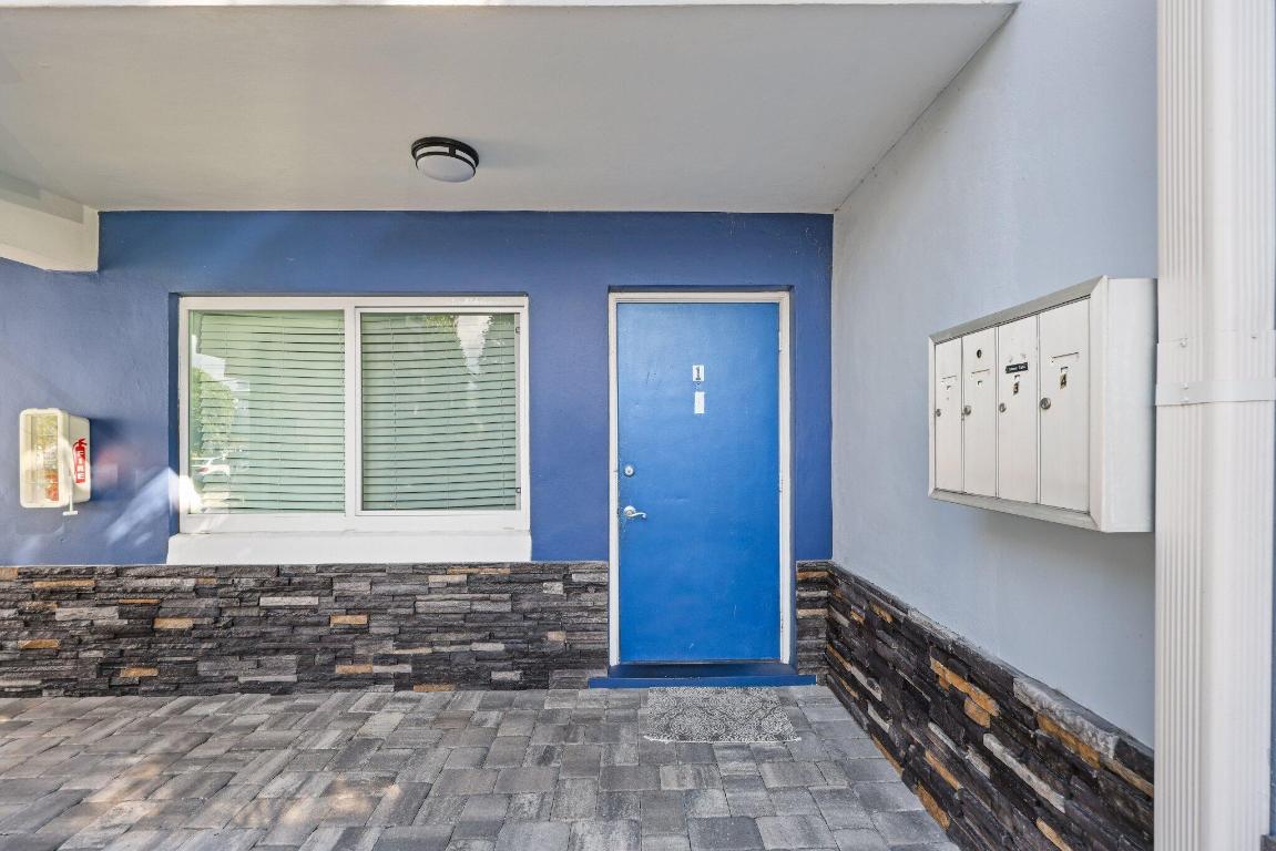 SANTA BARBARA SHORES REPLAT - Residential Income