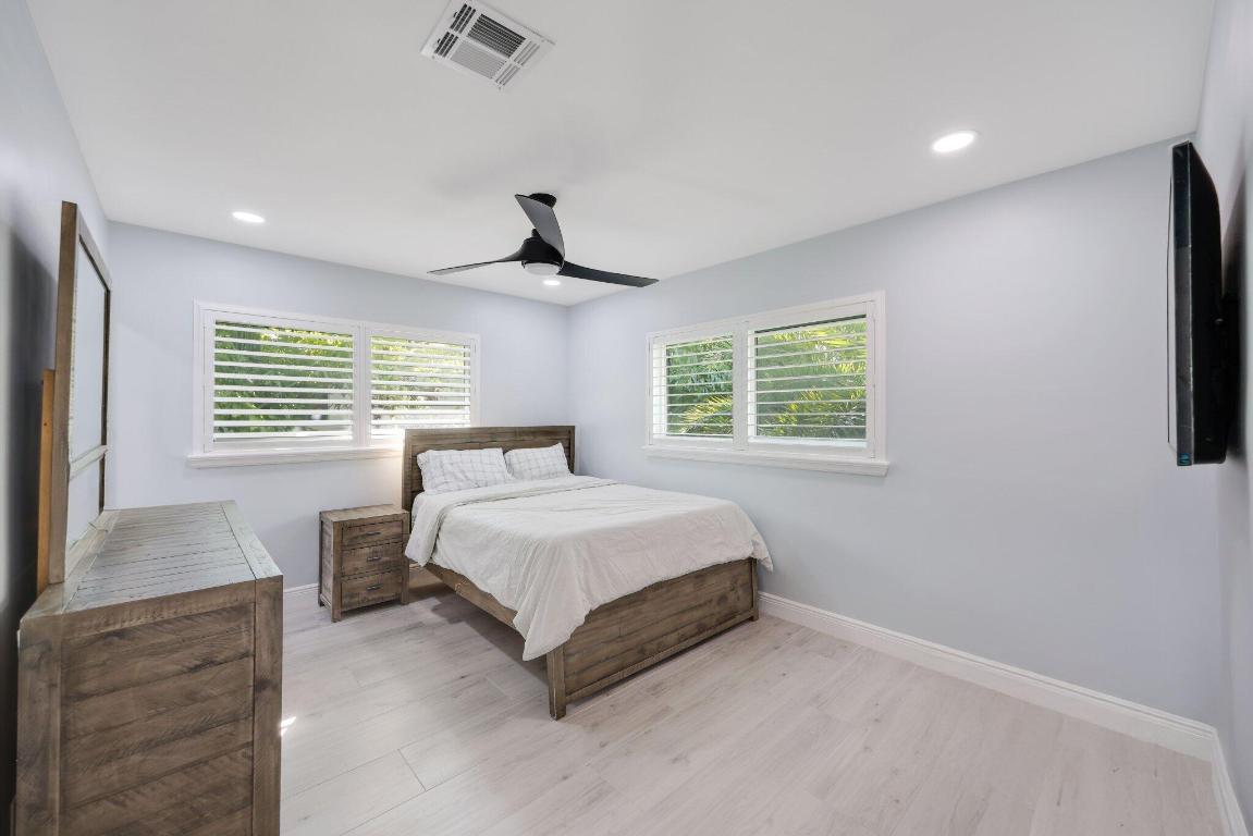 SANTA BARBARA SHORES REPLAT - Residential Income