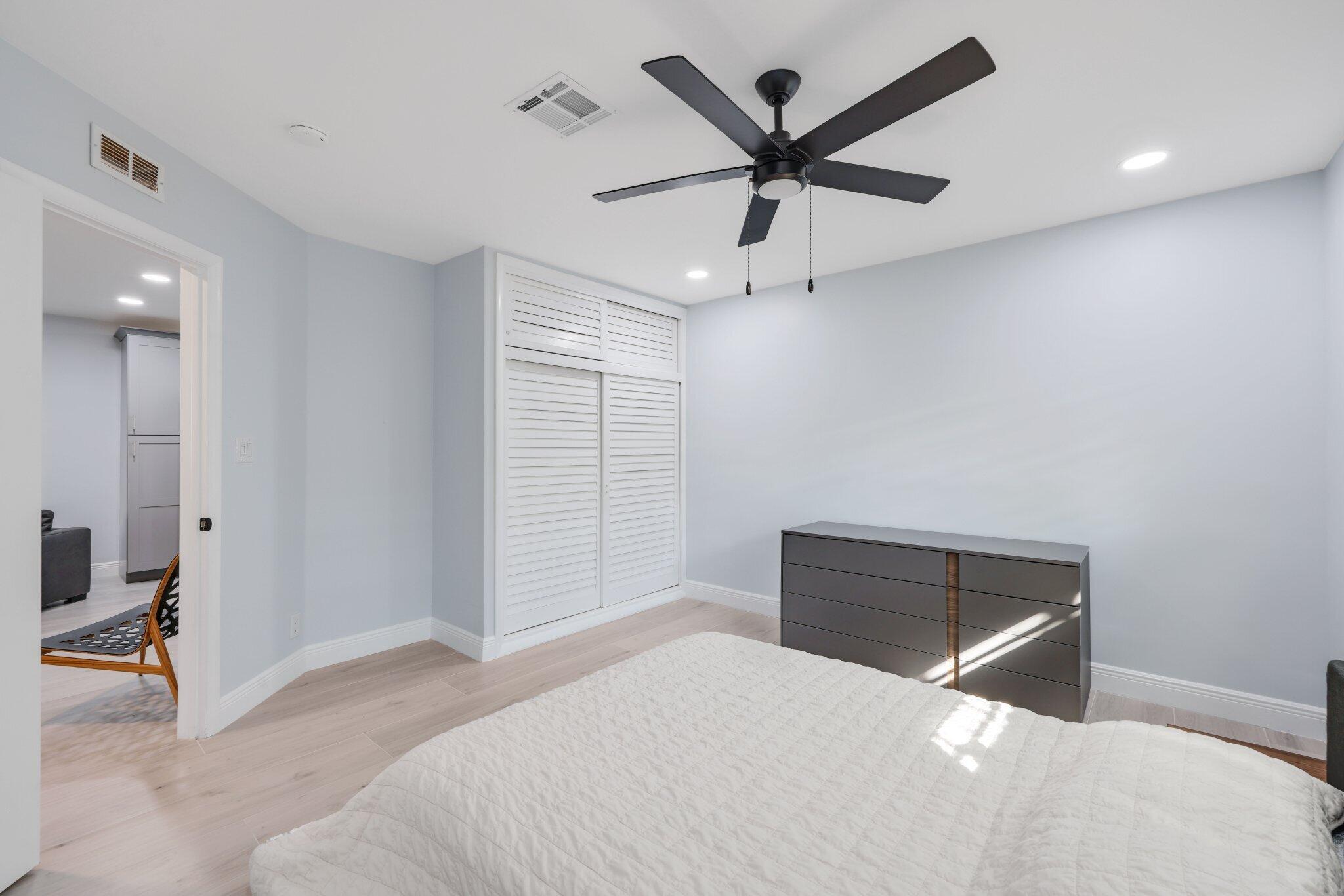 SANTA BARBARA SHORES REPLAT - Residential Income