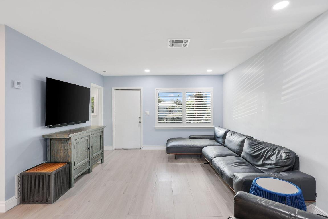 SANTA BARBARA SHORES REPLAT - Residential Income